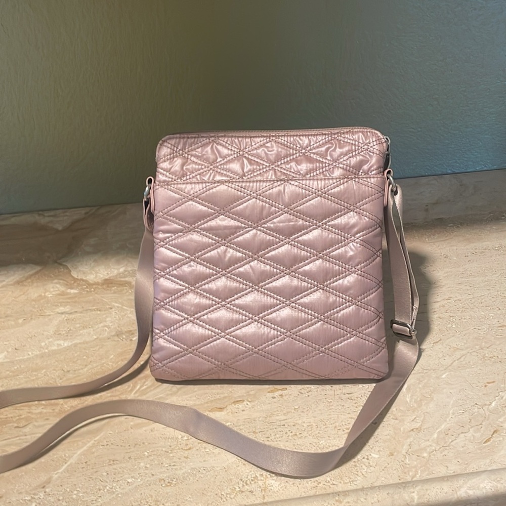 Baggallini Rose Metallic Quilt Crossbody - Picture 2 of 8